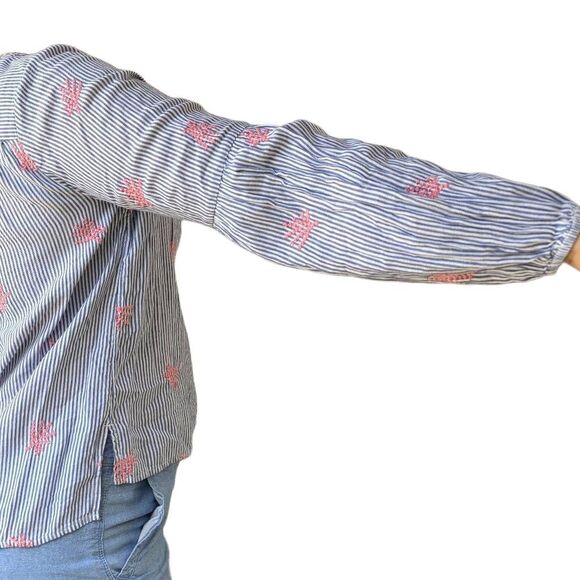 Crown & Ivy Light Blue White Striped Button Down Blouse Coral Embroidered Size M - Picture 3 of 6